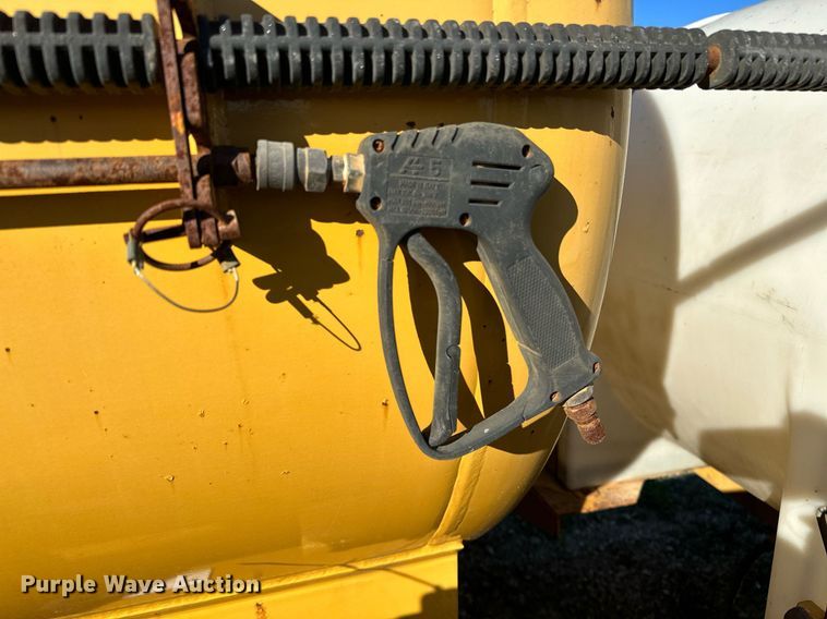 image for item NQ9447 2001 Vermeer E550  vacuum excavator