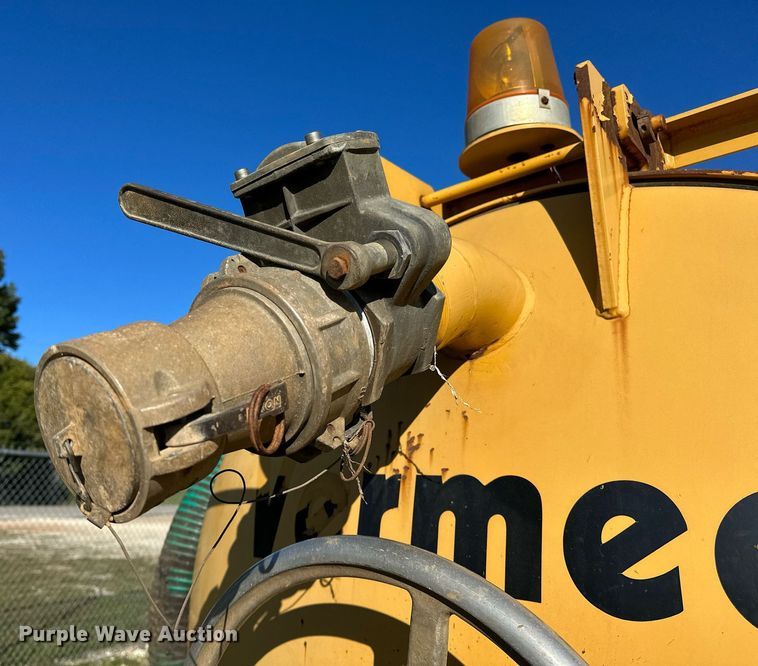 image for item NQ9447 2001 Vermeer E550  vacuum excavator