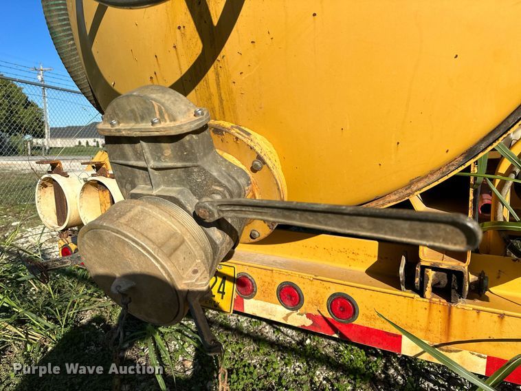 image for item NQ9447 2001 Vermeer E550  vacuum excavator