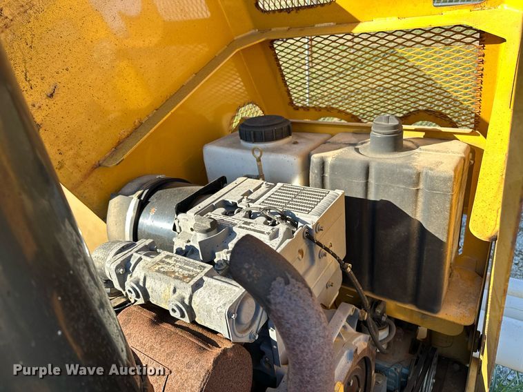 image for item NQ9447 2001 Vermeer E550  vacuum excavator