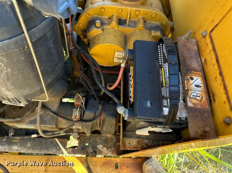 image for item NQ9447 2001 Vermeer E550  vacuum excavator