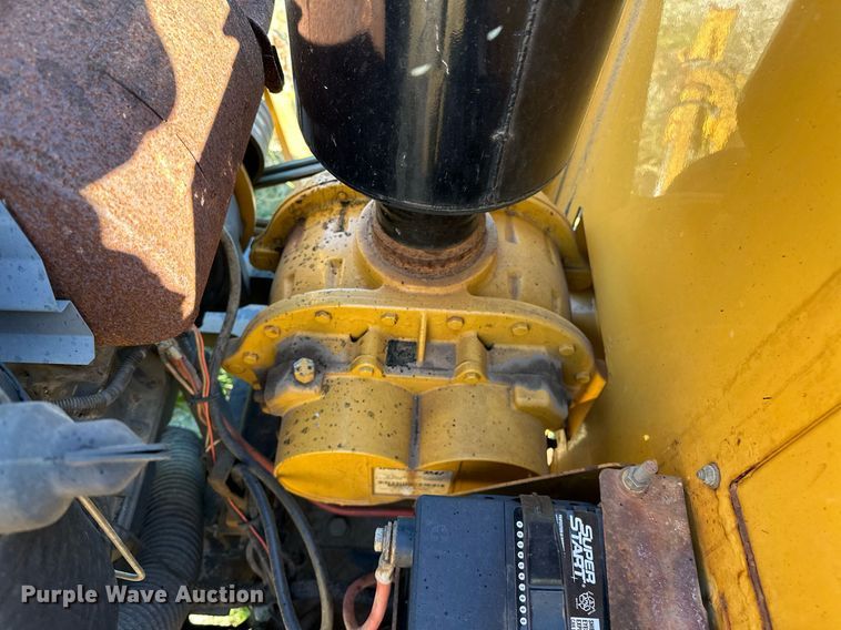 image for item NQ9447 2001 Vermeer E550  vacuum excavator