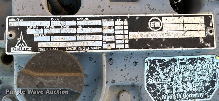 image for item NQ9447 2001 Vermeer E550  vacuum excavator