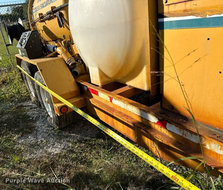 image for item NQ9447 2001 Vermeer E550  vacuum excavator