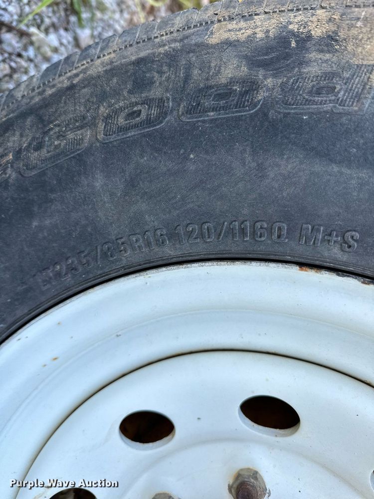 image for item NQ9447 2001 Vermeer E550  vacuum excavator