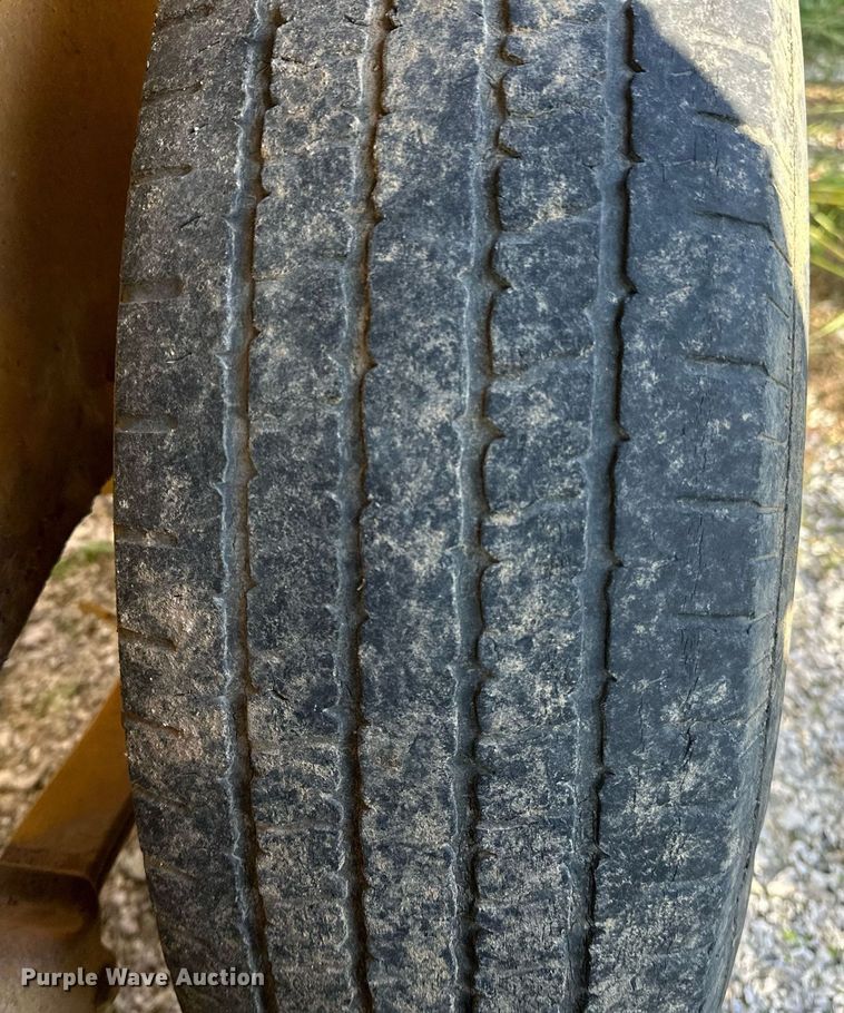 image for item NQ9447 2001 Vermeer E550  vacuum excavator