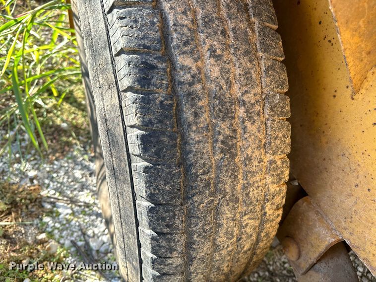 image for item NQ9447 2001 Vermeer E550  vacuum excavator