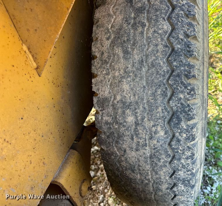 image for item NQ9447 2001 Vermeer E550  vacuum excavator