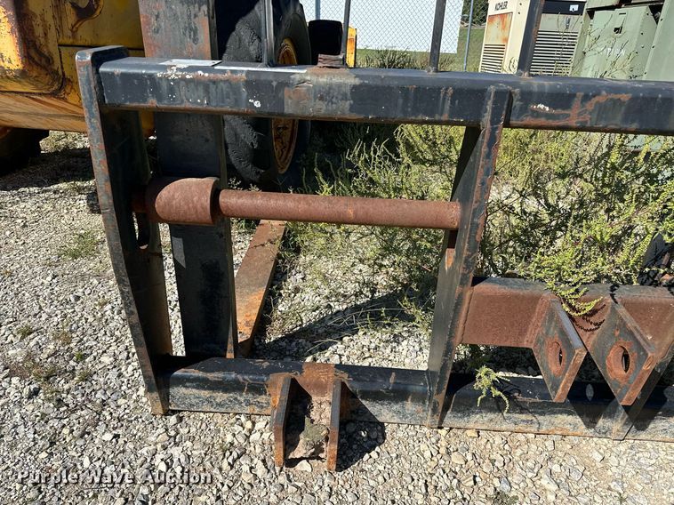 image for item NQ9457 Wheel loader pallet forks