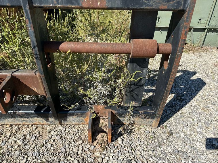 image for item NQ9457 Wheel loader pallet forks