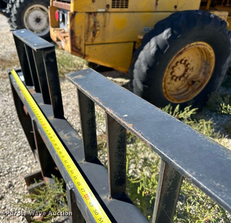 image for item NQ9457 Wheel loader pallet forks