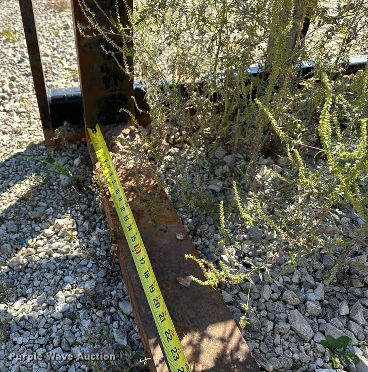 image for item NQ9457 Wheel loader pallet forks