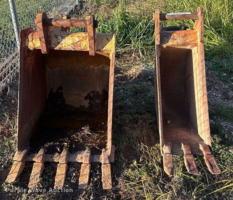 image for item NQ9459 (2) backhoe buckets