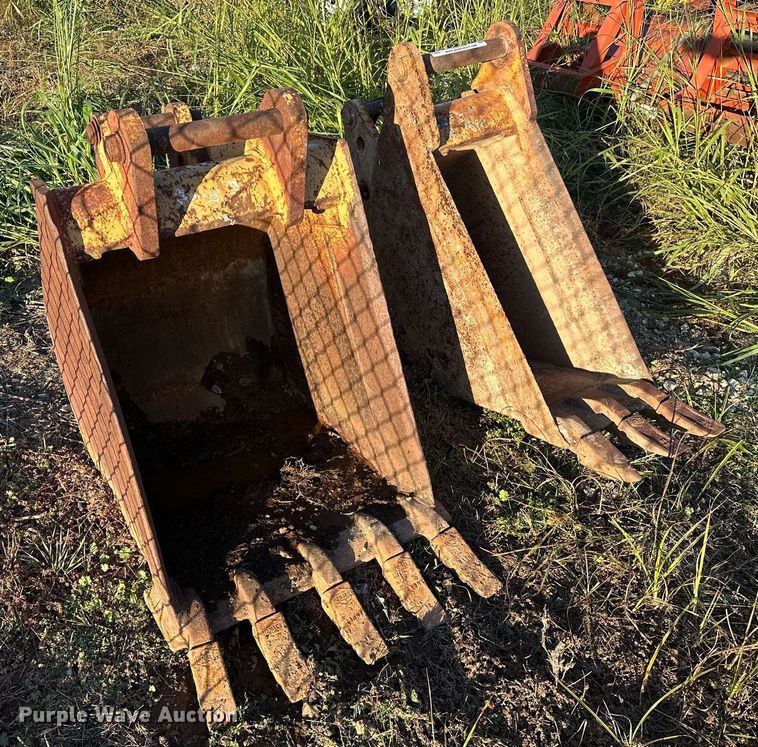 image for item NQ9459 (2) backhoe buckets