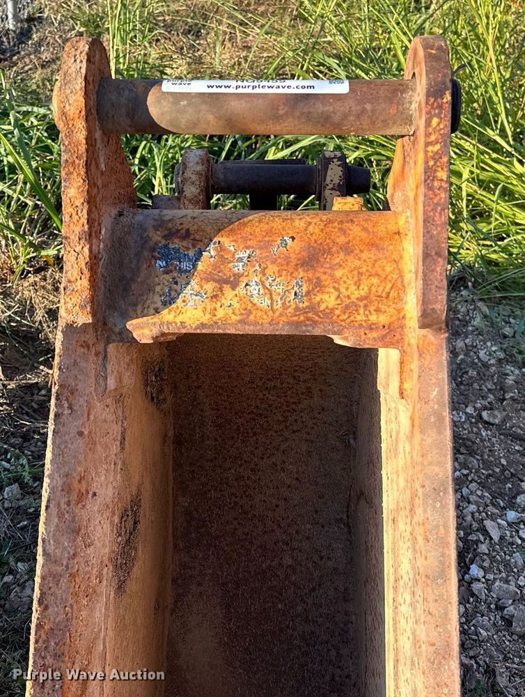 image for item NQ9459 (2) backhoe buckets