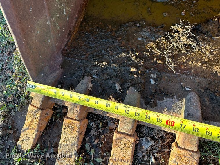 image for item NQ9459 (2) backhoe buckets