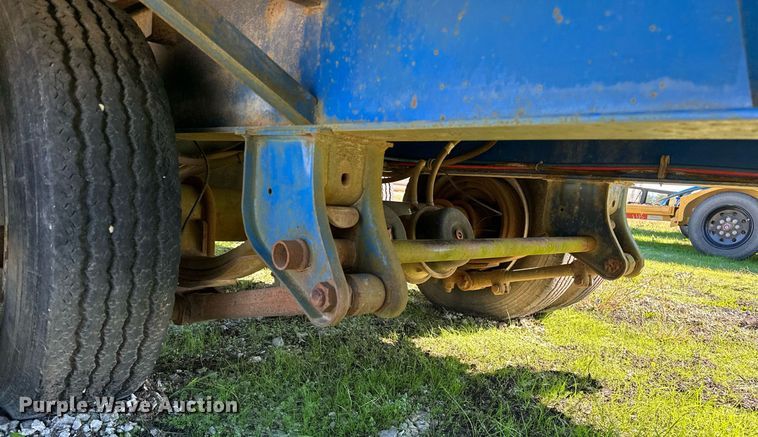 image for item NQ9460 2006 R&R TL641  equipment trailer