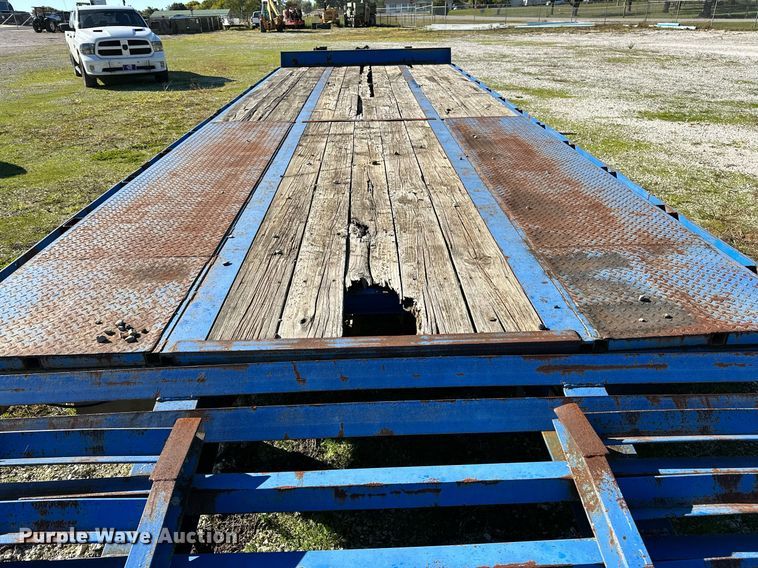 image for item NQ9460 2006 R&R TL641  equipment trailer