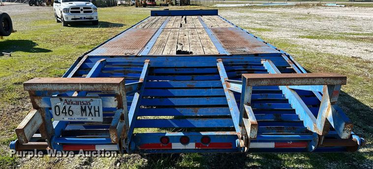 image for item NQ9460 2006 R&R TL641  equipment trailer