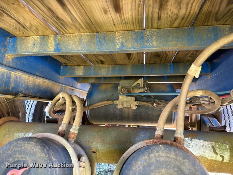 image for item NQ9460 2006 R&R TL641  equipment trailer