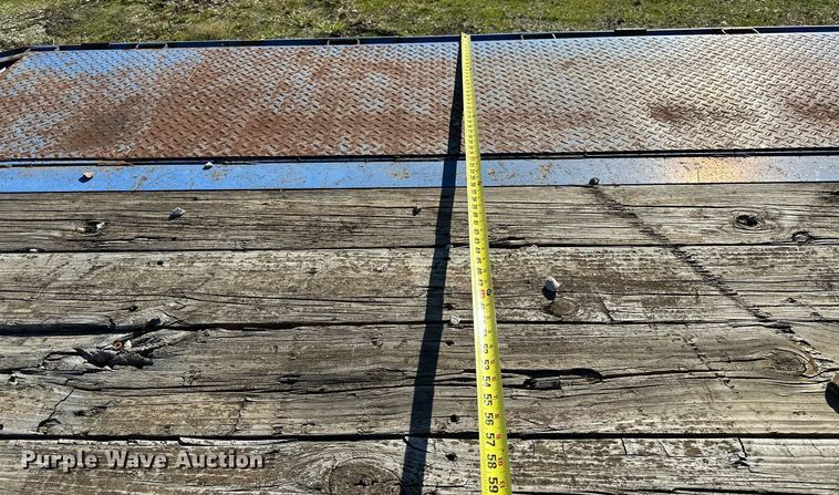 image for item NQ9460 2006 R&R TL641  equipment trailer