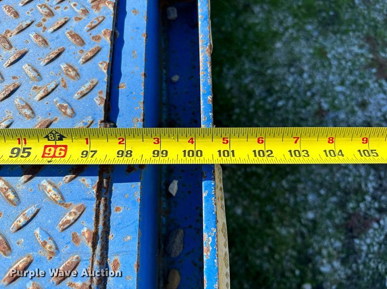 image for item NQ9460 2006 R&R TL641  equipment trailer