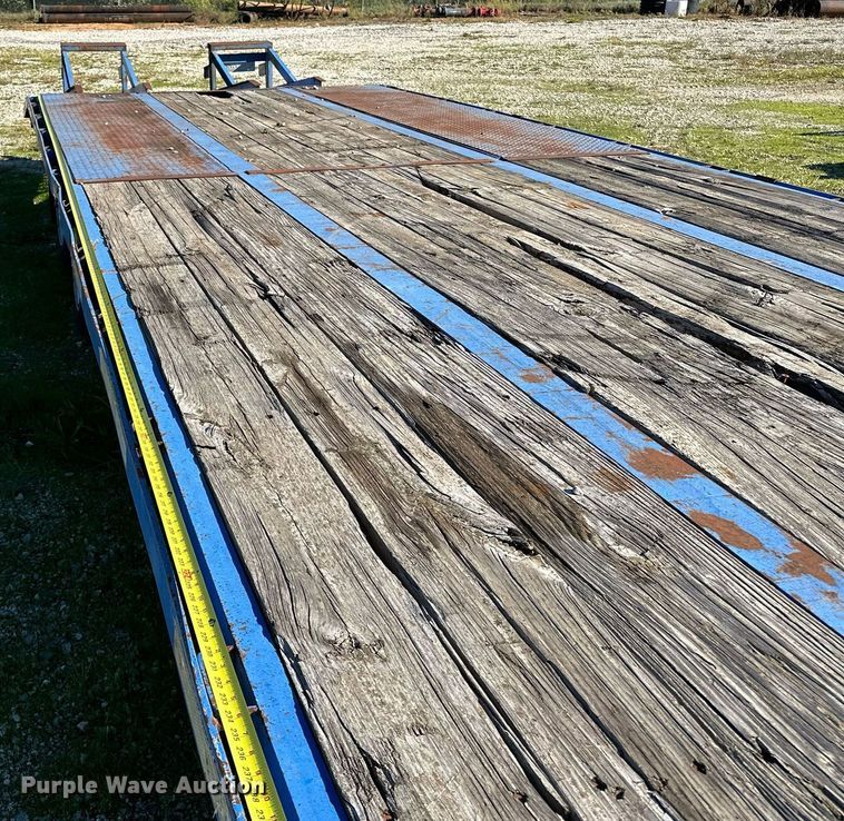 image for item NQ9460 2006 R&R TL641  equipment trailer