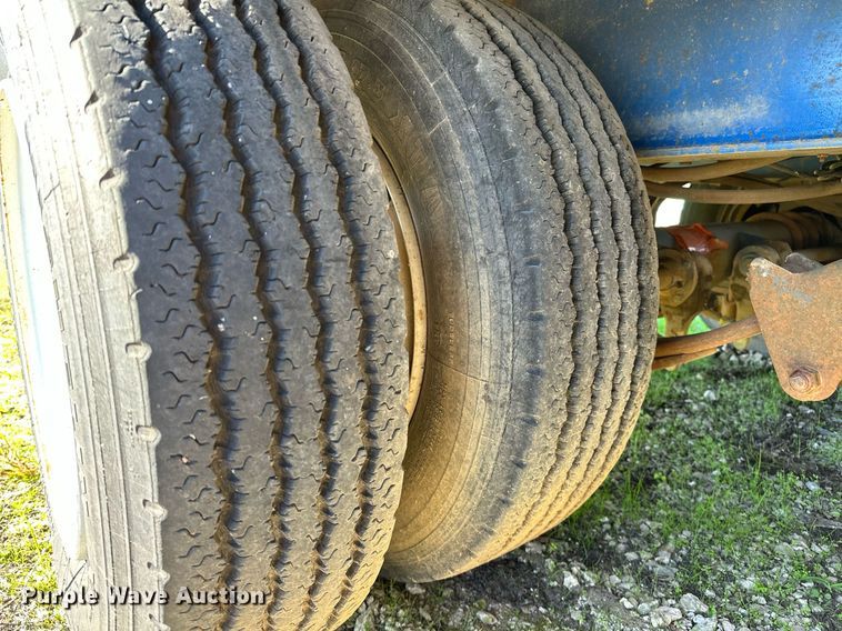 image for item NQ9460 2006 R&R TL641  equipment trailer