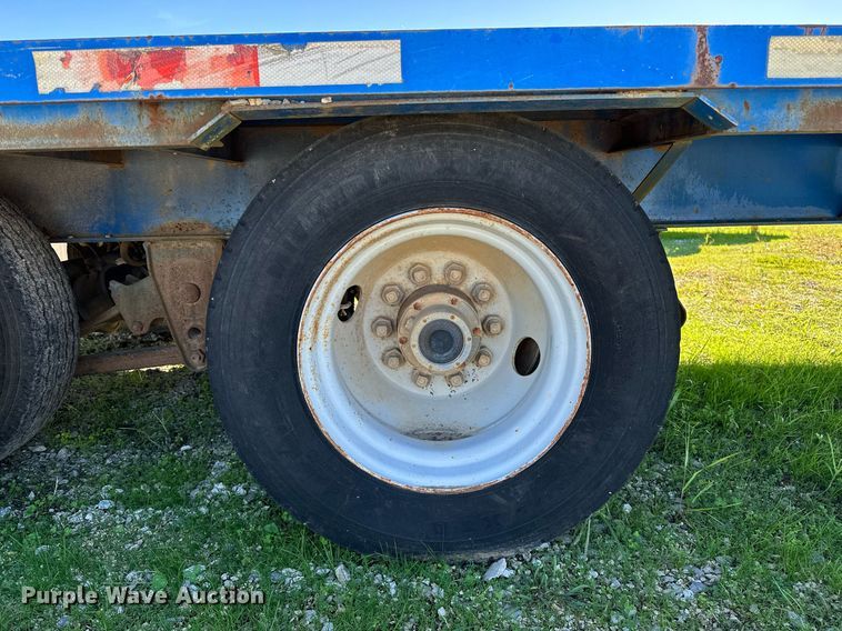 image for item NQ9460 2006 R&R TL641  equipment trailer