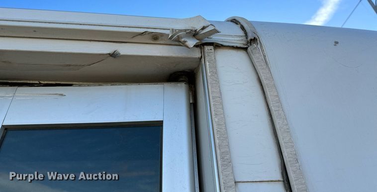 image for item NQ9461 2017 Ford E450  shuttle bus