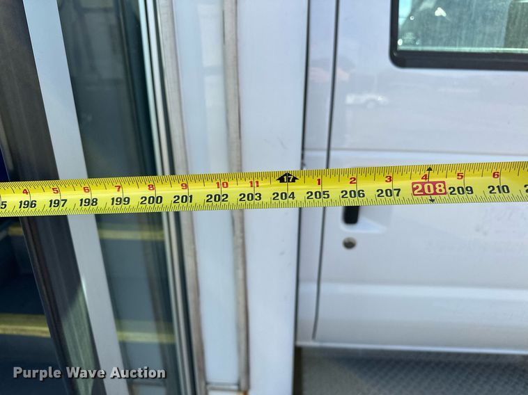 image for item NQ9461 2017 Ford E450  shuttle bus