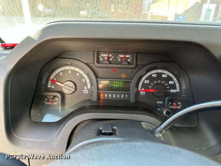 image for item NQ9461 2017 Ford E450  shuttle bus