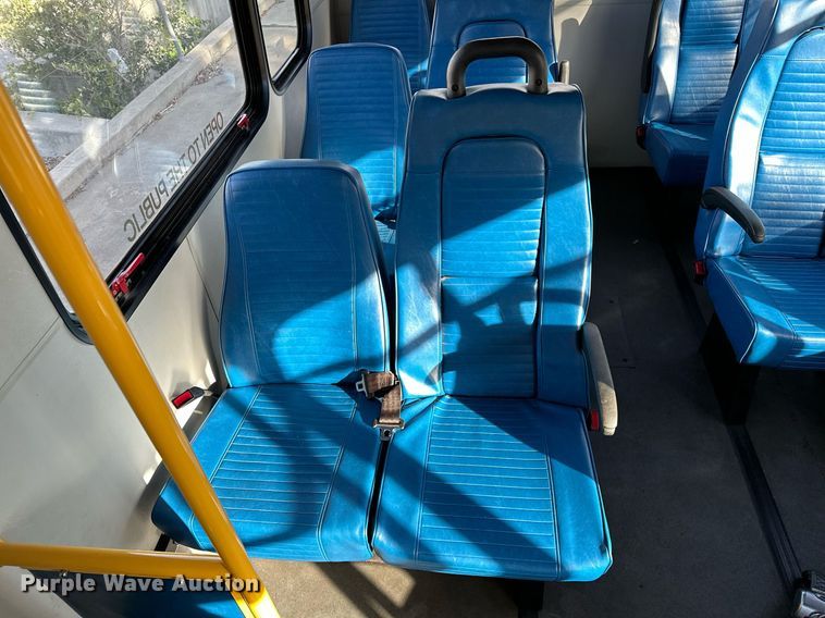 image for item NQ9461 2017 Ford E450  shuttle bus