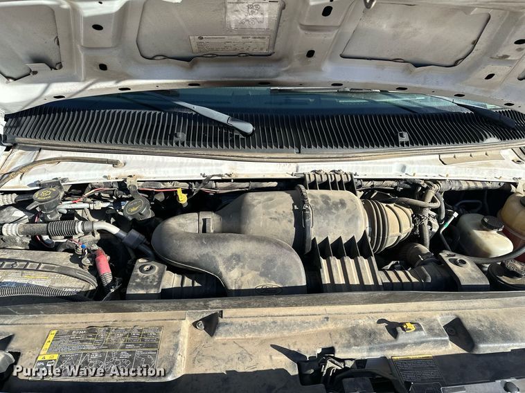 image for item NQ9461 2017 Ford E450  shuttle bus