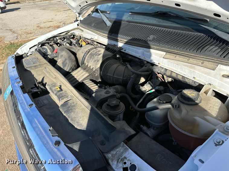 image for item NQ9461 2017 Ford E450  shuttle bus