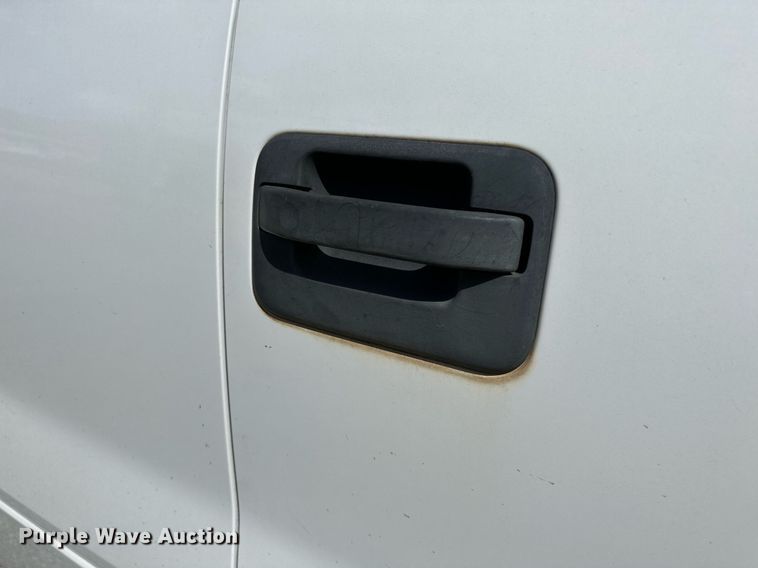 image for item NQ9468 2011 Ford F150  SuperCrew pickup truck