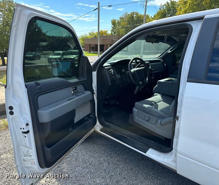 image for item NQ9468 2011 Ford F150  SuperCrew pickup truck