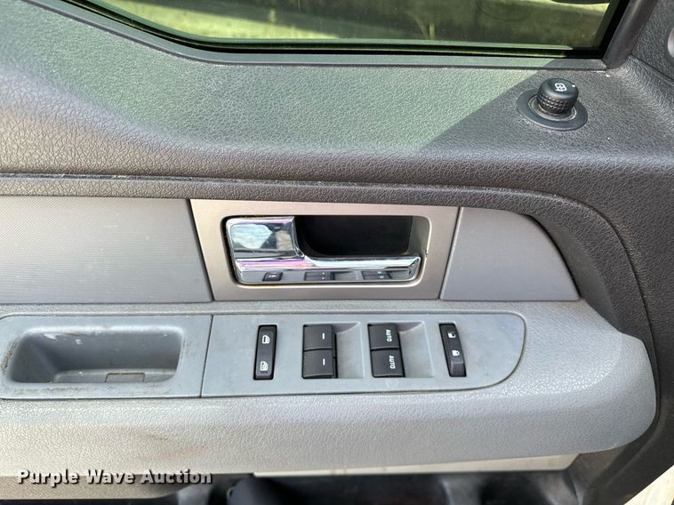 image for item NQ9468 2011 Ford F150  SuperCrew pickup truck