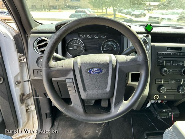 image for item NQ9468 2011 Ford F150  SuperCrew pickup truck