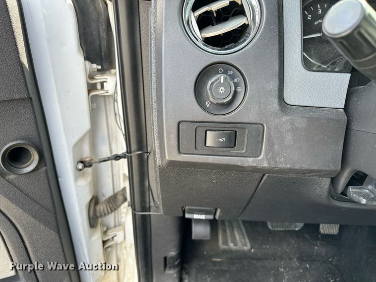 image for item NQ9468 2011 Ford F150  SuperCrew pickup truck