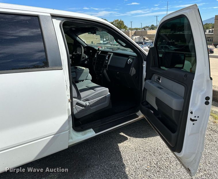 image for item NQ9468 2011 Ford F150  SuperCrew pickup truck