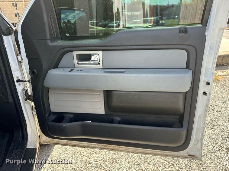 image for item NQ9468 2011 Ford F150  SuperCrew pickup truck