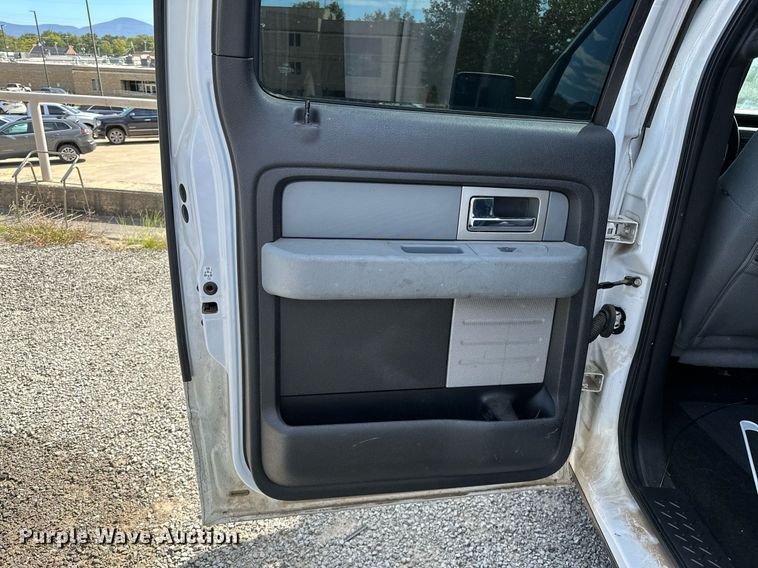 image for item NQ9468 2011 Ford F150  SuperCrew pickup truck