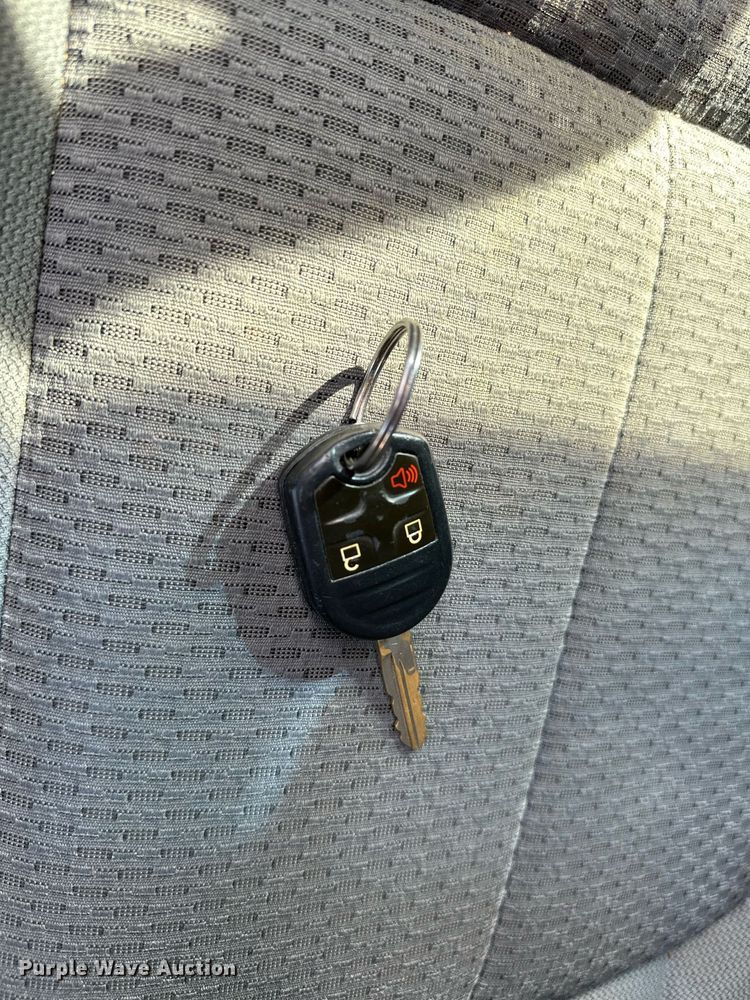 image for item NQ9468 2011 Ford F150  SuperCrew pickup truck