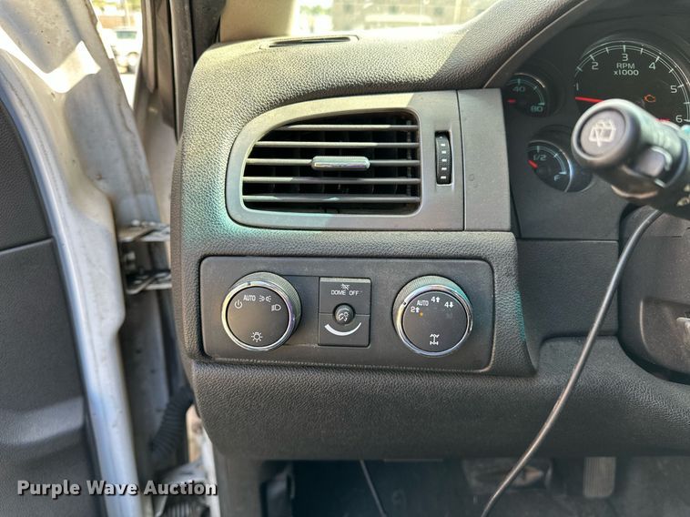 image for item NQ9469 2009 Chevrolet Tahoe Police  SUV