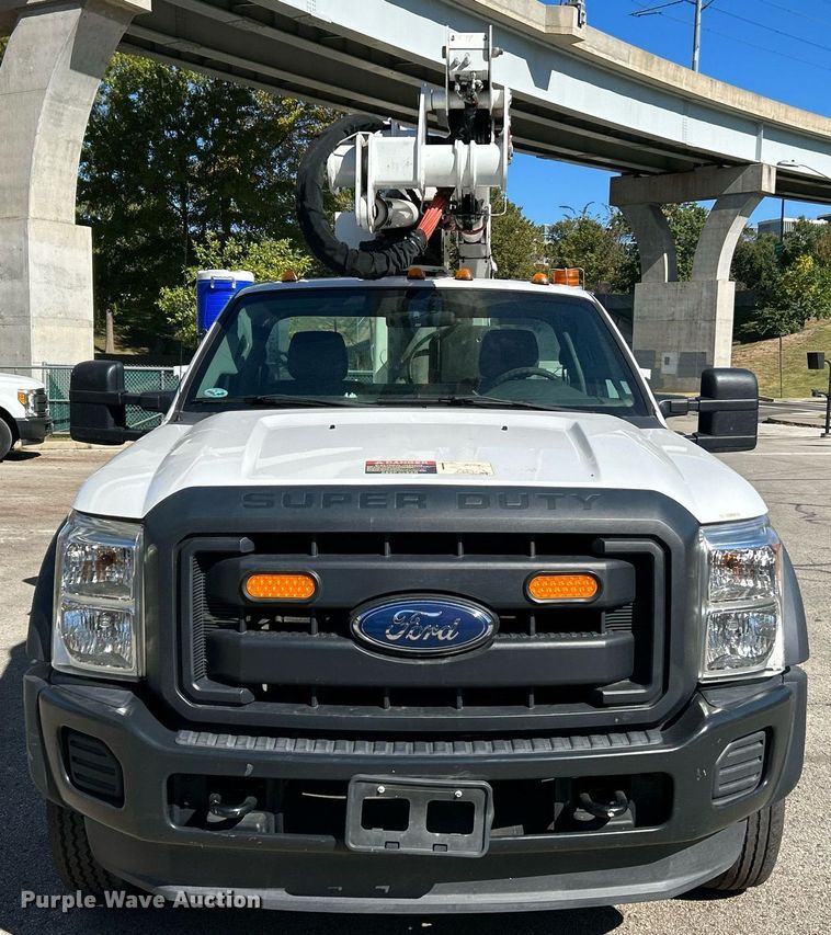 image for item NQ9971 2012 Ford F550 Super Duty XL  bucket truck
