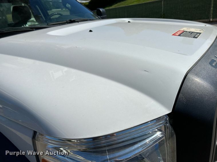 image for item NQ9971 2012 Ford F550 Super Duty XL  bucket truck