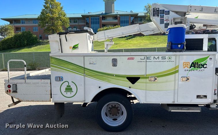 image for item NQ9971 2012 Ford F550 Super Duty XL  bucket truck