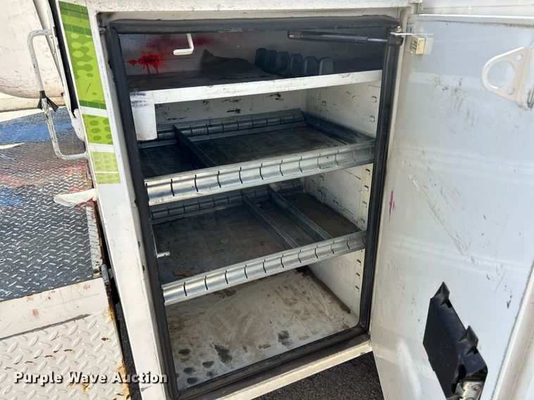 image for item NQ9971 2012 Ford F550 Super Duty XL  bucket truck