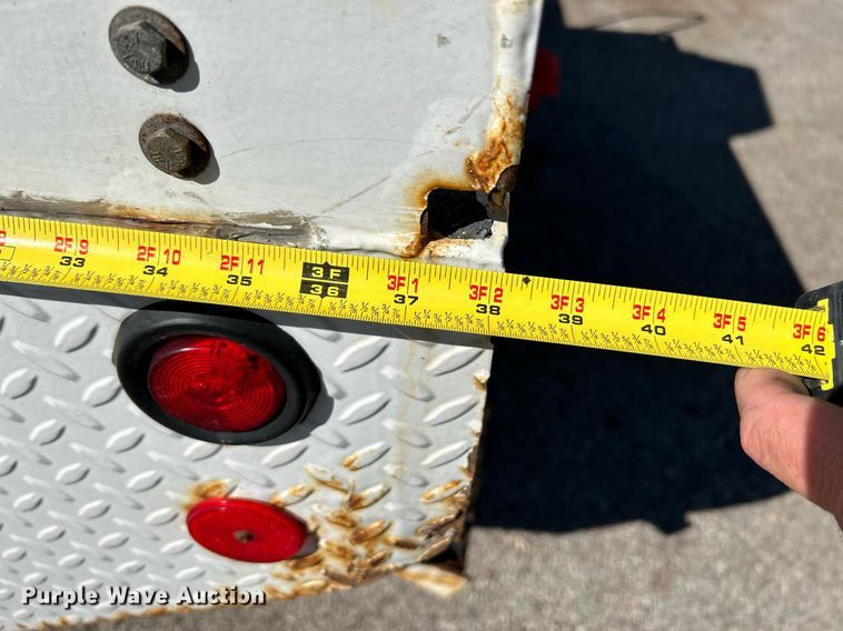 image for item NQ9971 2012 Ford F550 Super Duty XL  bucket truck